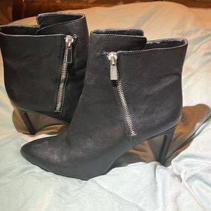 Vince Cumoto Chantelle black leather ankle boot